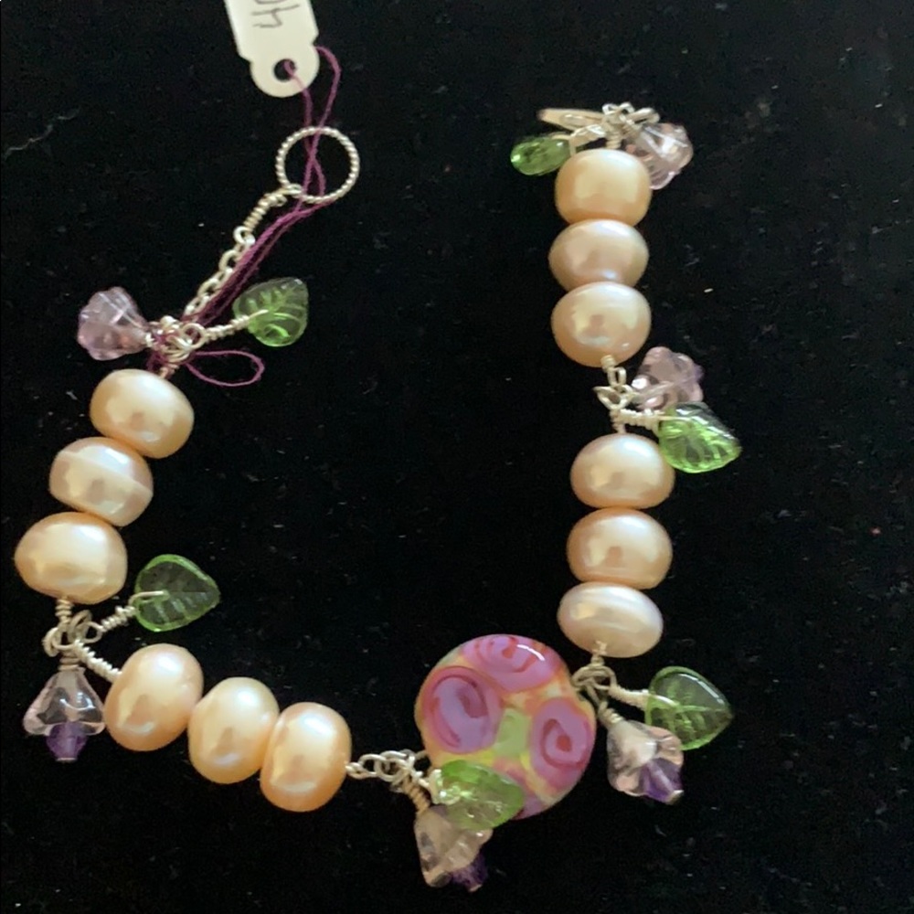 NWT Large peach pearl bracelet
